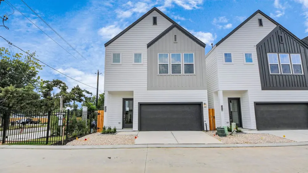 Plan 1545 exterior photo